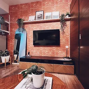 Makati Cosy L Couples Families L 500mbps Wifi Apartment