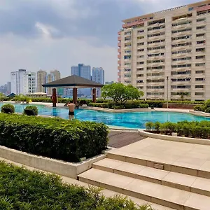Makati Penthouse With Stunning Skyline View Apartment