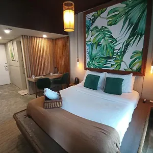  Aparthotel The Staycation - Serviced